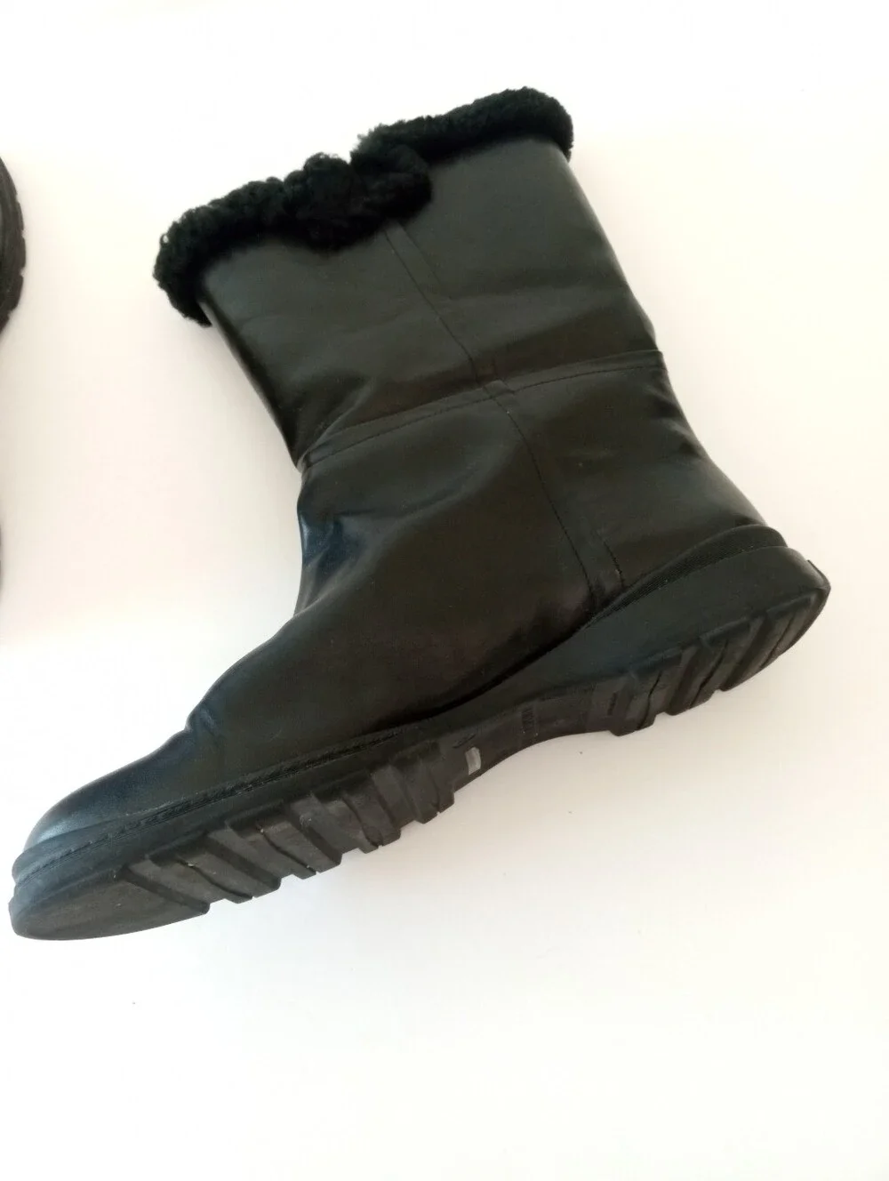 BANANA REPUBLIC Leather Fur Lined Black Boots | 10